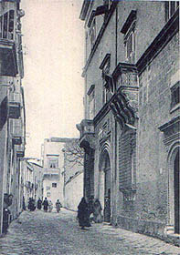 Strada dei Granafei e il Palazzo