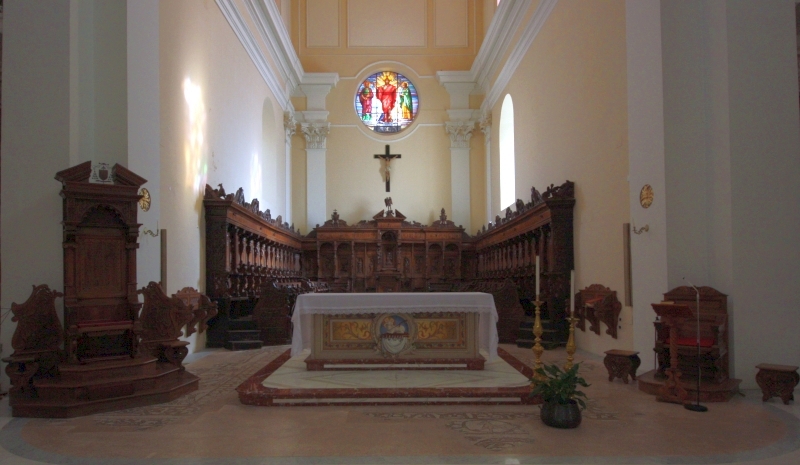 Brindisi. Cattedrale della Visitazione e San Giovanni Battista. Altare e Coro dei Canonici