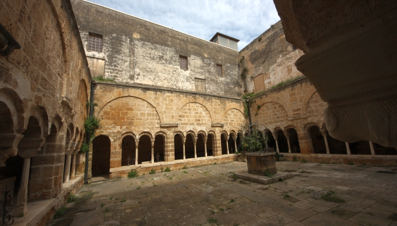 Brindisi. Chiesa di San Benedetto. Chiostro
