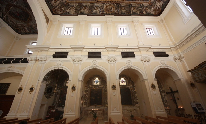 Brindisi. Chiesa di Santa Maria degli Angeli. Cappelle a destra della navata