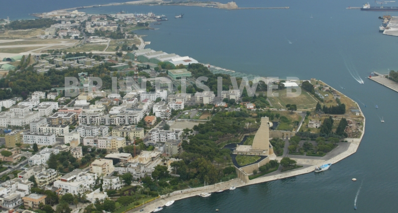 Brindisi, L'area del Monumento al Marinaio vista dall'alto