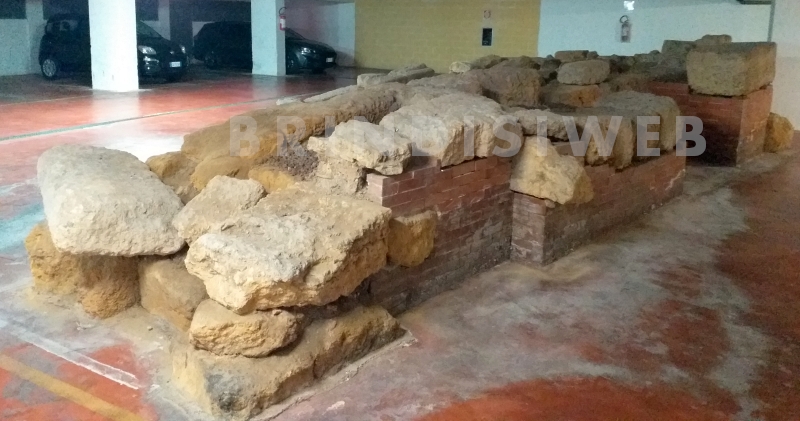 Brindisi, via Pergola. Vista d'insieme dei ritrovamenti