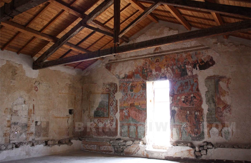 Brindisi. Romitorio dei Vescovi. Interno, controfacciata