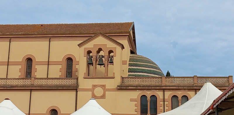 Brindisi. Chiesa del Sacro Cuore di Gesù - Salesiani. Vista laterale e semicupola