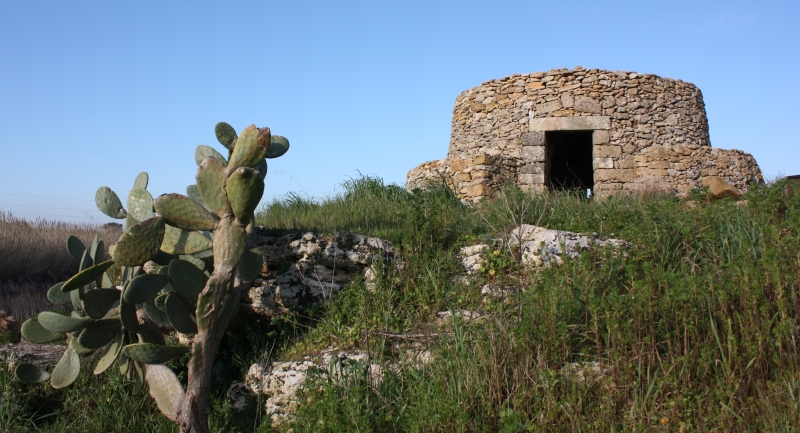 La “Pagghiara” a ridosso del letto dell'antico fiume navigato dai messapi