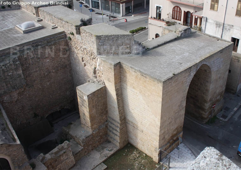 Vasche limarie, i pochi resti della cisterna a nord - a ridosso di Porta Mesagne - vista dall'alto