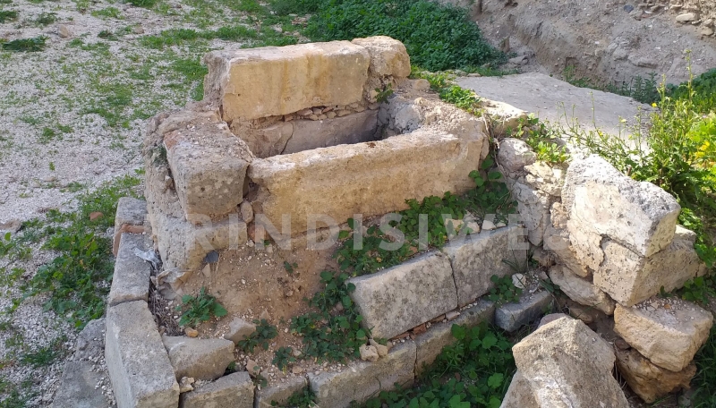 Brindisi, via Mennitti, già via del Mare. Area archeologica, imboccatura della cisterna