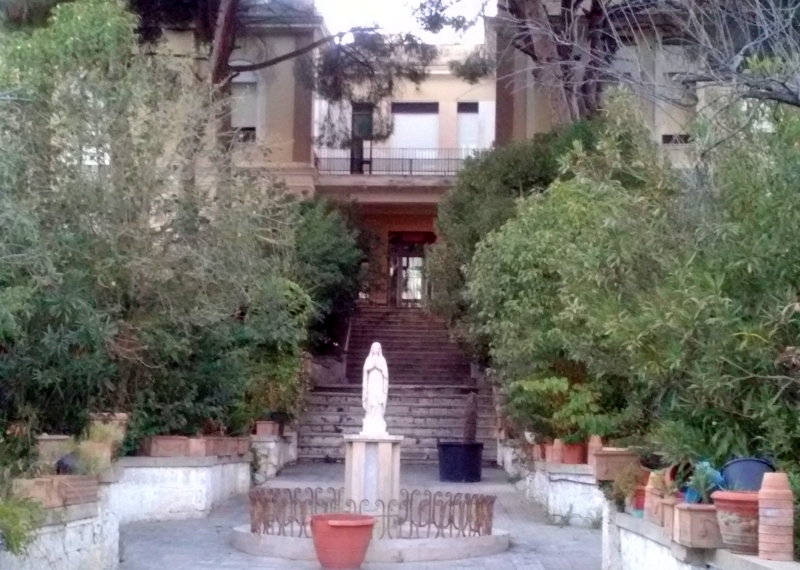 Brindisi, via Appia. I giardini dell'ex asilo "Principessa di Piemonte" nel 2006