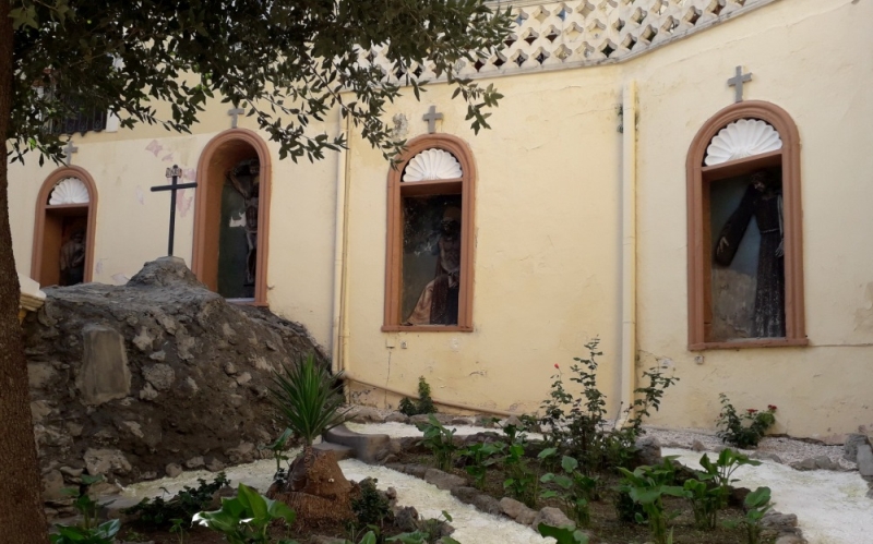 Brindisi, Il Calvario. Alcune statue e la Croce