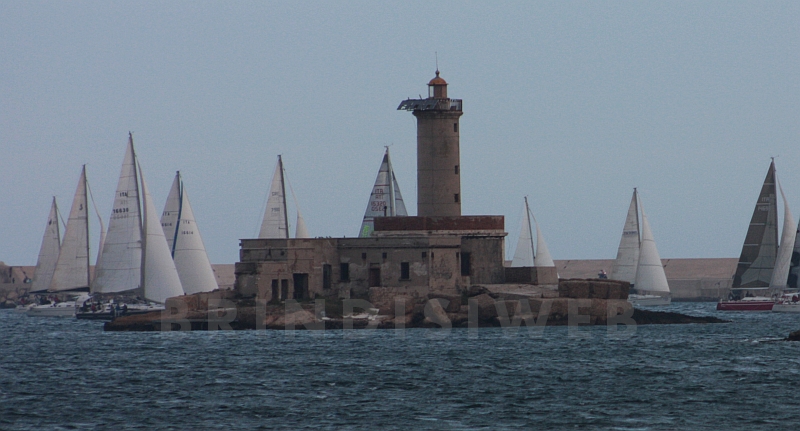 Brindisi. Il faro sull'isola Traversa dell'arcipelago delle Pedagne, ph. G. Membola 2013