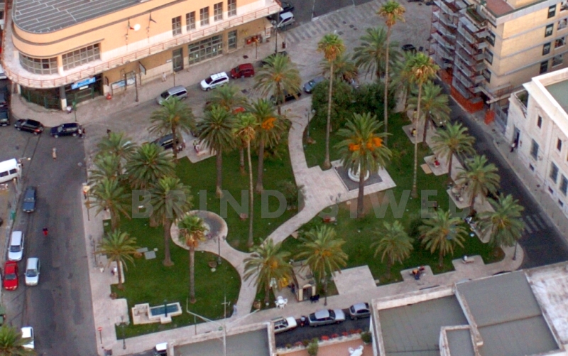 Brindisi. Giardini di piazza Vittorio Emanuele II visti dall'alto - ph. Tasco, 2005