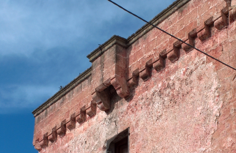 Brindisi. La caditoia della torre al centro della masseria Campobasso