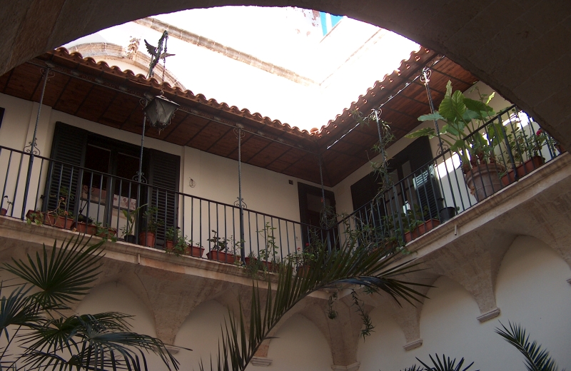 Brindisi. Palazzo Perez. Balconi della corte interna