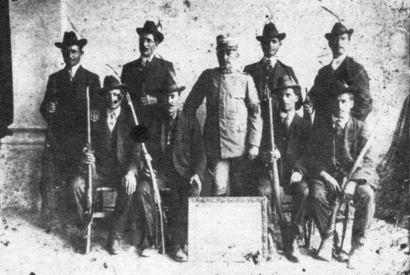Alcuni componenti della Società di Tiro a Segno del 1911