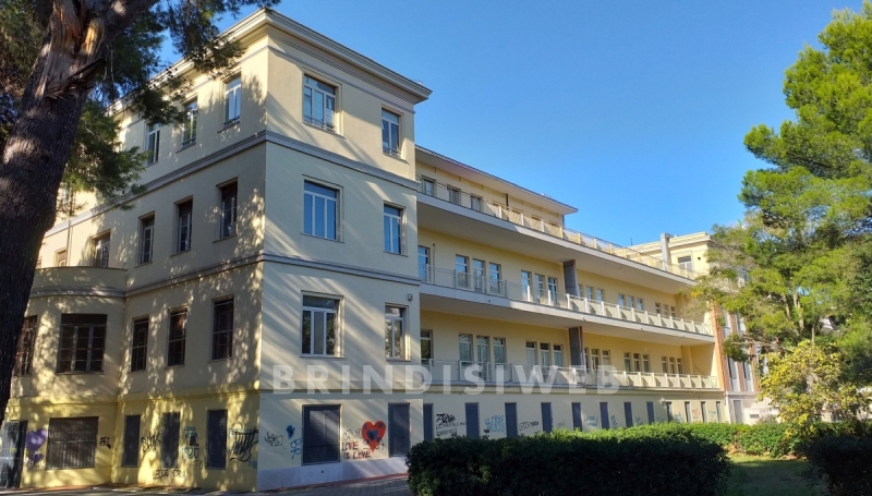 Brindisi. L'ex Il sanatorio Cesare Braico, oggi Ist. Alberghiero - ph. G. Membola 2020