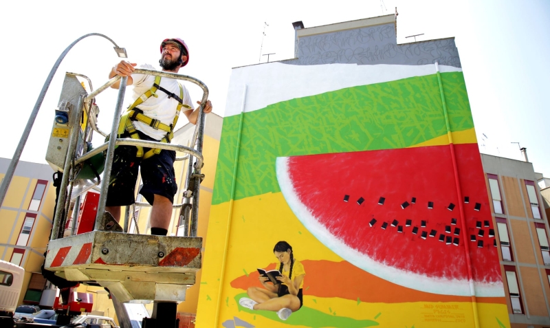 Brindisi. Rione Paradiso. Mattia Campo Dall'Orto e il suo murales Mid Summer Pages - ph. D. Guadalupi