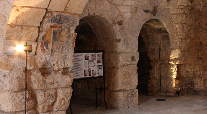 Torre S. Susanna. Chiesetta di San Pietro a Crepacore. Archi di divisione delle navate