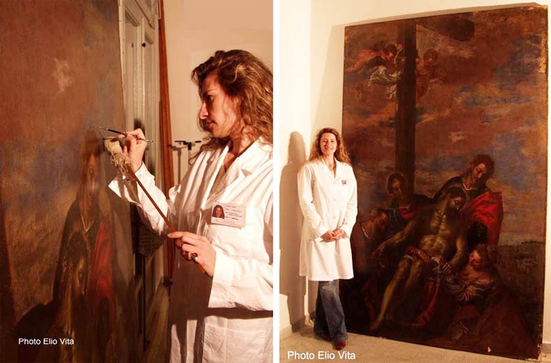 La restauratrice Chiara Stella Sasso durante il restauro del dipinto