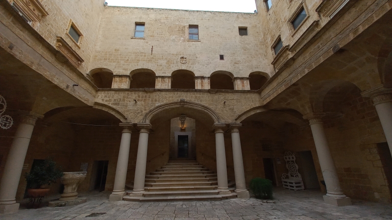 Francavilla Fontana. Palazzo Imperiali. Corte interna