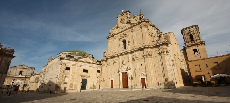 Francavilla Fontana. Piazza Giovanni XXIII con la Chiesa Matrice
