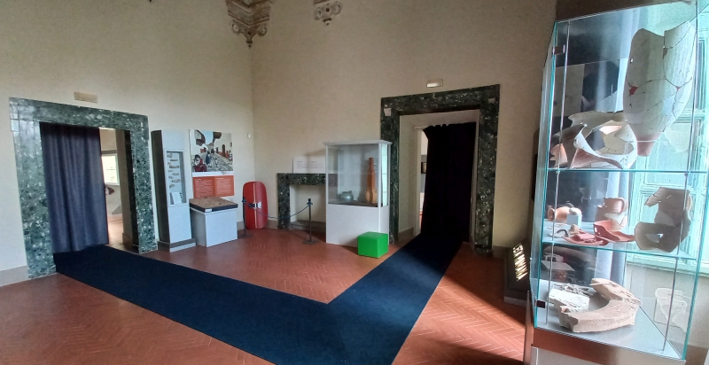 Francavilla Fontana. Palazzo Imperiali. Sala del Museo Archeologico