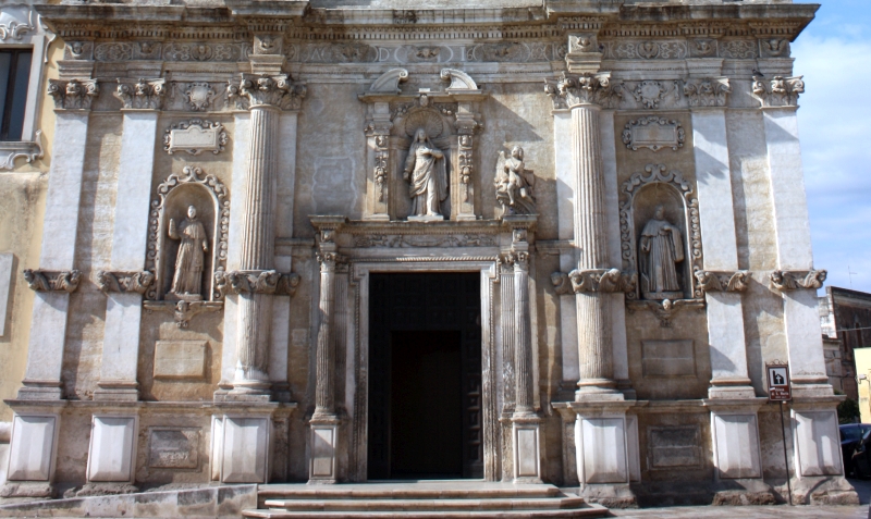 Mesagne. Chiesa di Santa Maria in Betlem. Facciata, ordine inferiore