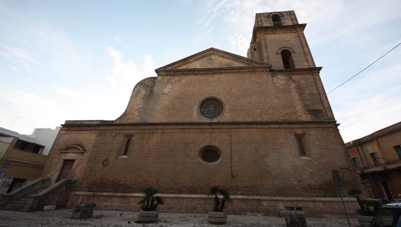 San Vito dei Normanni. Basilica di Santa Maria della Vittoria. La facciata posteriore del Cinquecento