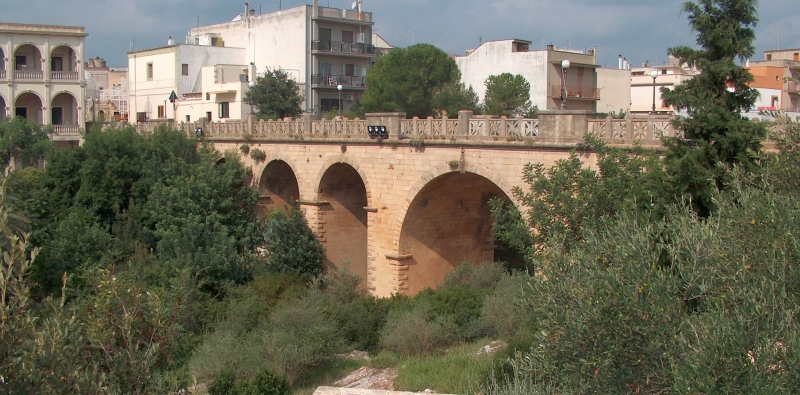 Villa Castelli. Il Ponte Viadotto dell'Impero