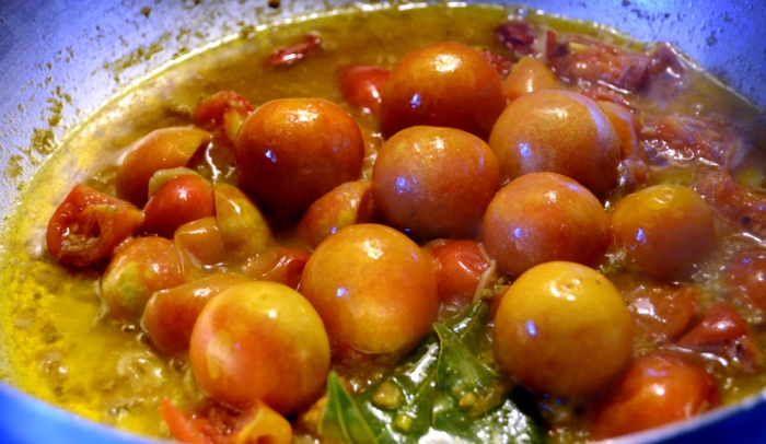 Il pomodoro d'inverno preparato in cucina
