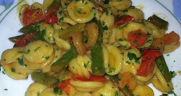 Orecchiette asparagi e gamberetti - ph. chefperpassione.com