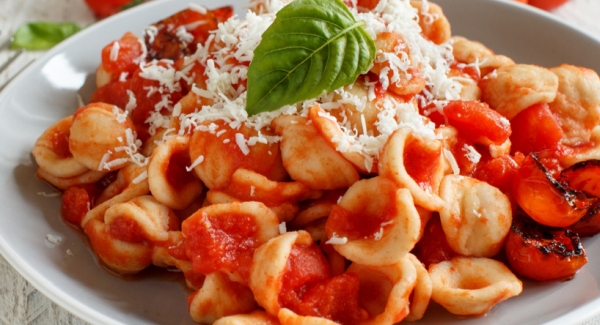 Orecchiette al pomodoro e basilico - ph ilgiornaledelcibo.it