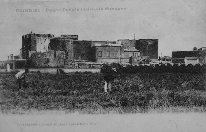 Brindisi. Il Castello Svevo quando era adibito a Bagno Penale