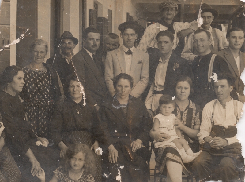 La famiglia Arigliano  - archivio di famiglia(C)