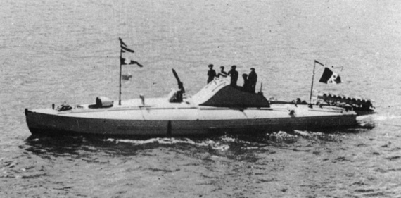 MAS 2D nel 1942 tipo "Thornycroft" da 55 piedi (ex jugoslavo) MAS 1D - 2D (Fonte Ufficio Storico Marina Militare)