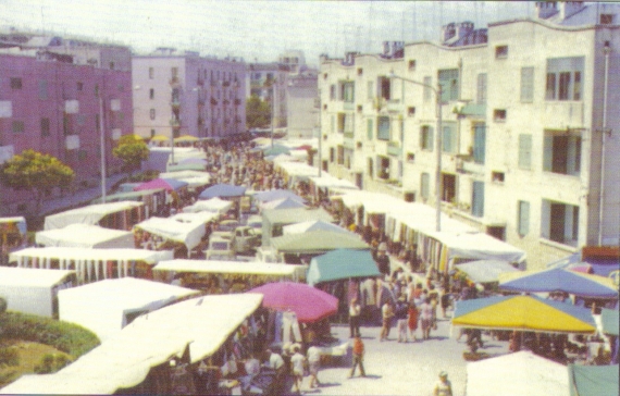 Il mercato settimanale invia Sicilia, al rione Commenda (ph. G. Catanzaro)