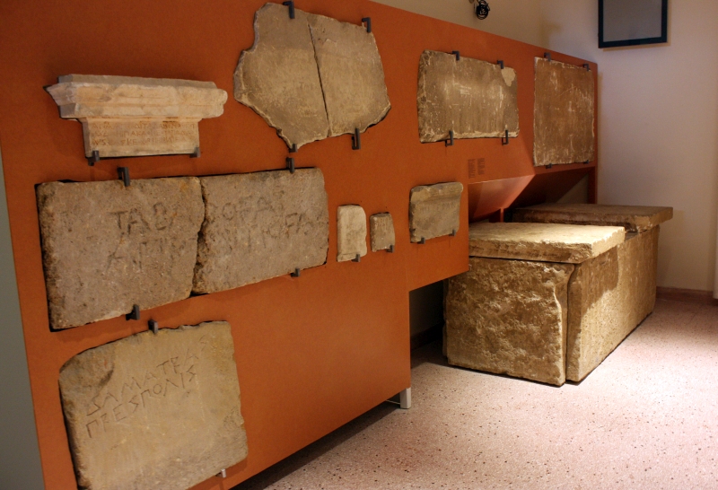 Brindisi. Museo Archeologico. Lastre funerarie e tomba rinvenute a Valesio e lastre funeraie di altre aree di epoca messapica.