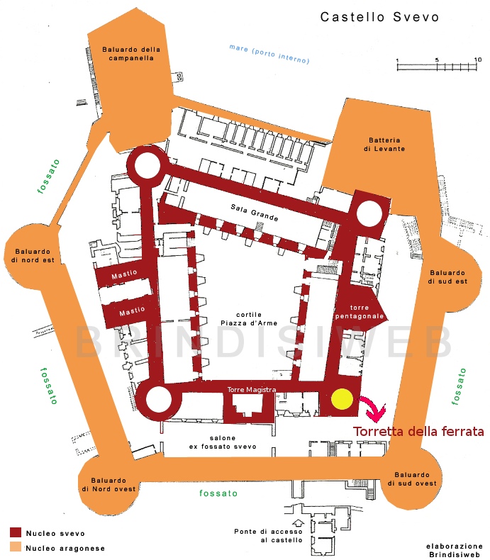 Pianta del Castello Svevo di Brindisi, la freccia indica la torretta della ferrata all'interno del nucleo svevo