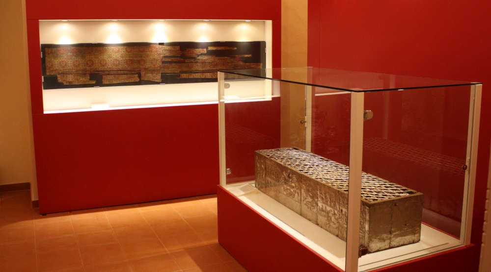 Brindisi. Museo Diocesano in Santa Teresa. Sciamito e Arca di san Teodoro d'Amasea