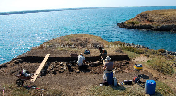 Scavi sugli Scogli di Apani nel 2008 - ph. Corrado Pino