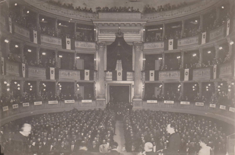 Teatro Verdi, cerimonia elevazione di Brindisi a capoluogo di provincia (1927)
