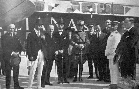 Le autorità partecipanti alla cerimonia di inaugurazione della linea aerea (fonte Ala d'Italia)