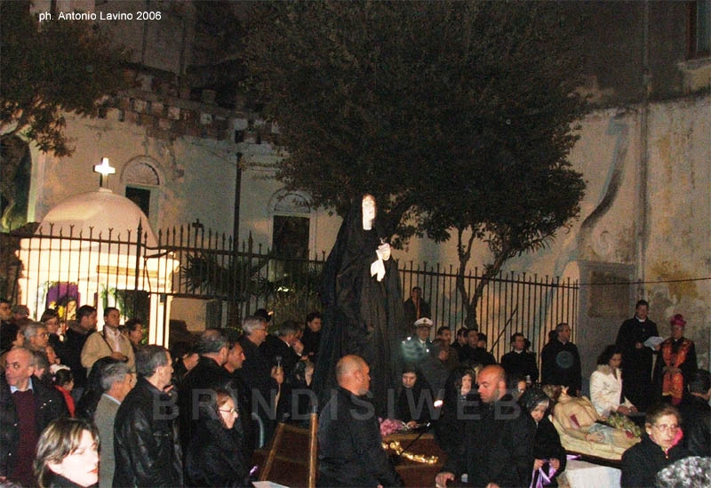 Processione dei Misteri del Venerdì Santo. Arrivo al Calvario - ph. Antonio Lavino 2006