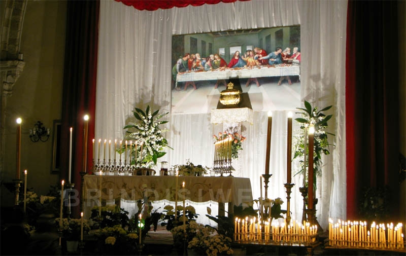 Altare della Reposizione della Chiesa del Cristo dei Domenicani la sera del Giovedì Santo (ph. Antonio Lavino 2013)