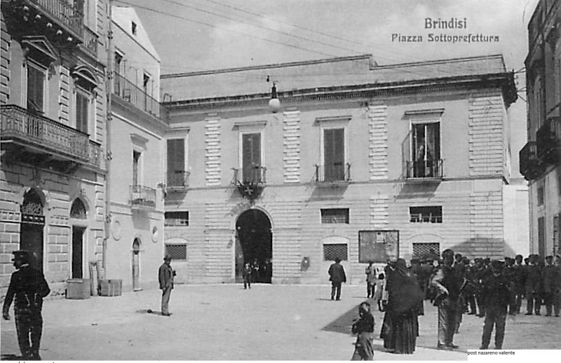 Palazzo del Governo, in piazza Dante
