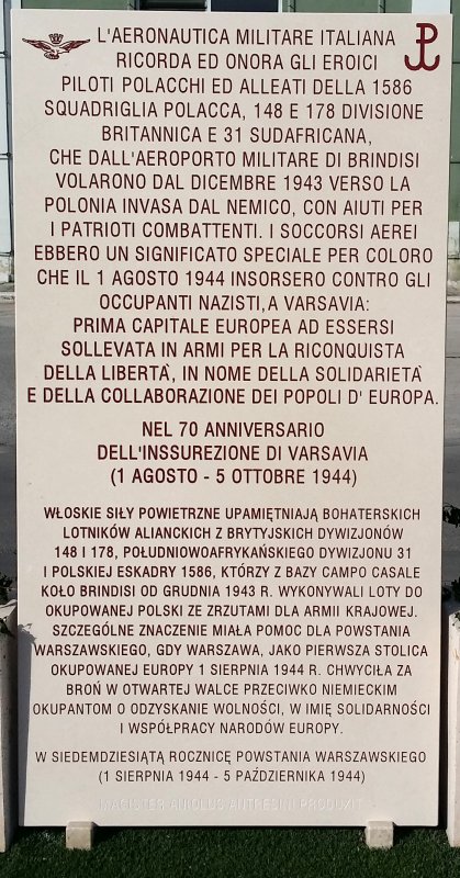 Targa a ricordo del sacrifico degli aviatori polacchi
