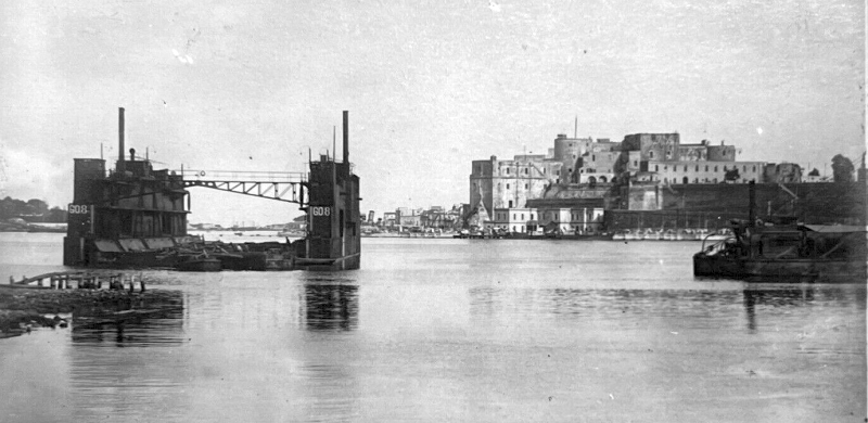Brindisi, panorama del porto e bacino navigante