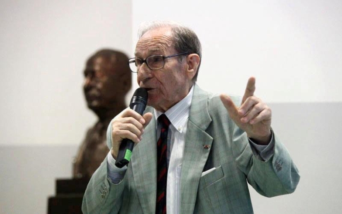 Oscar Pronat durante una manifestazione per la Giornata delle Memoria
